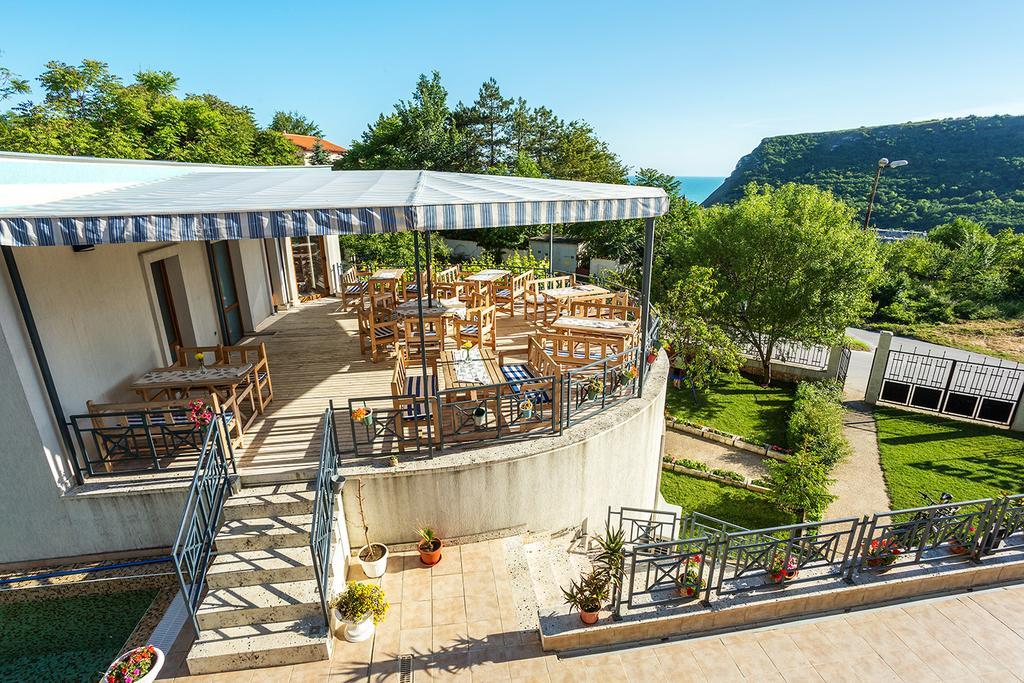 Aparthotel Prostor Kavarna Buitenkant foto