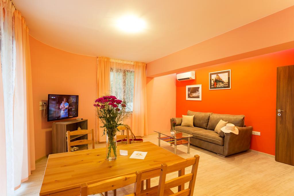 Aparthotel Prostor Kavarna Buitenkant foto