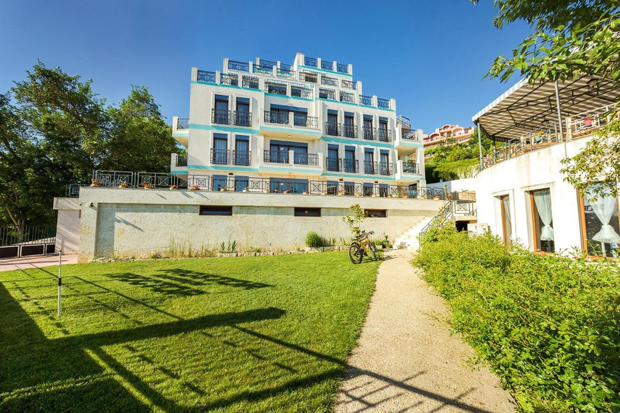 Aparthotel Prostor Kavarna Buitenkant foto